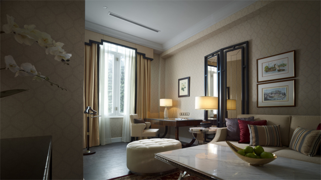 Majestic Wing Colonial Suite